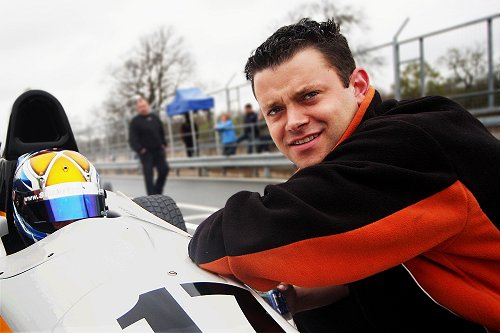 Joe Tandy met Liroy Stuart